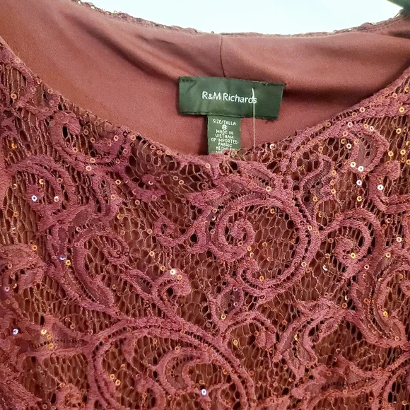 R&M RICHARDS Sequined Metallic Lace Capelet Dress in Merlot Asymmetric Poncho 8 - Picture 6 of 12